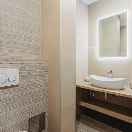 Four Elements - Water & Earth 斯普利特